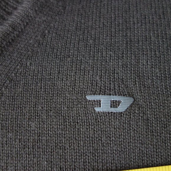 Diesel Gray V-Neck Sweater Size S - Picture 5 of 12